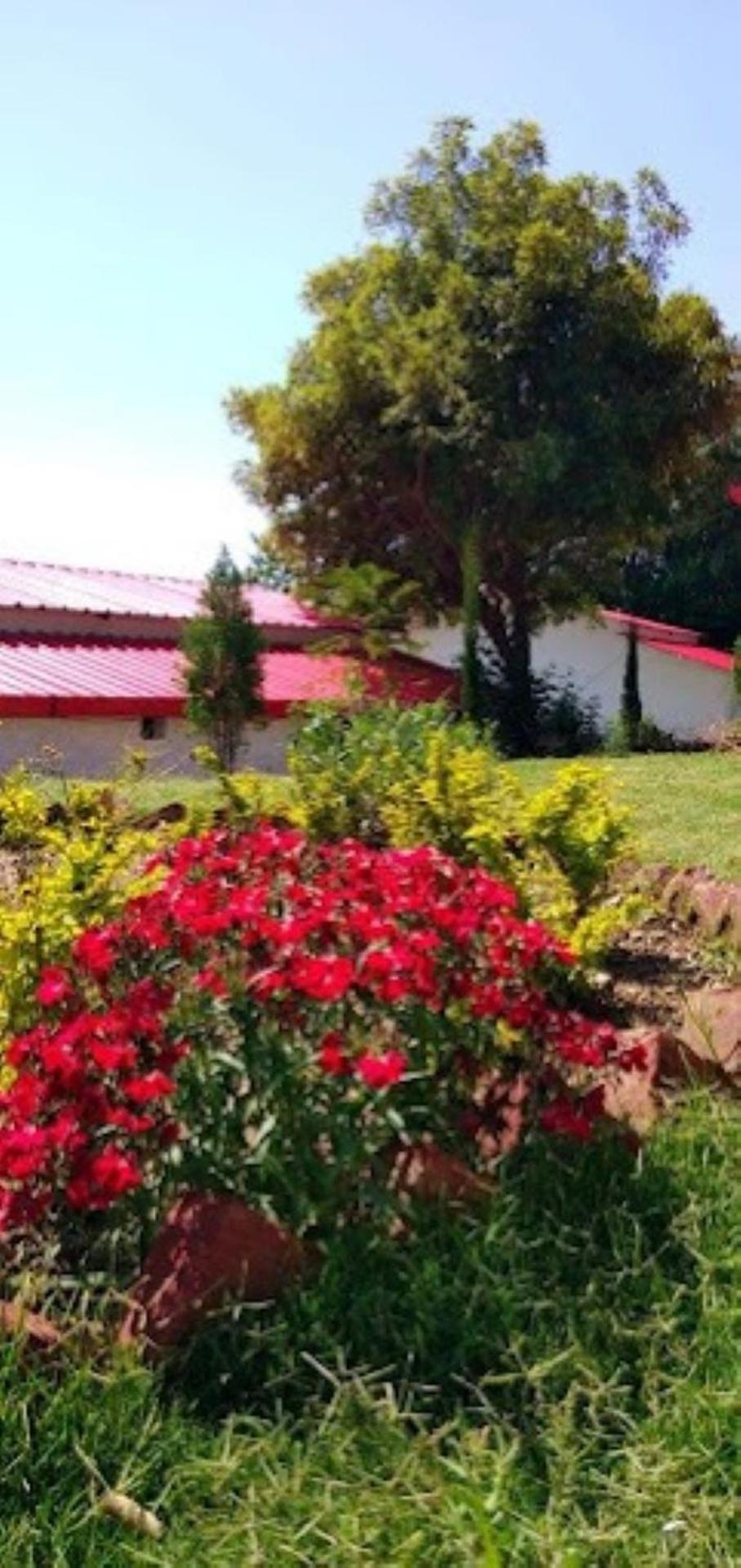 The Village Retreat Resort , Guptkashi Gupta Kāshi Exterior foto