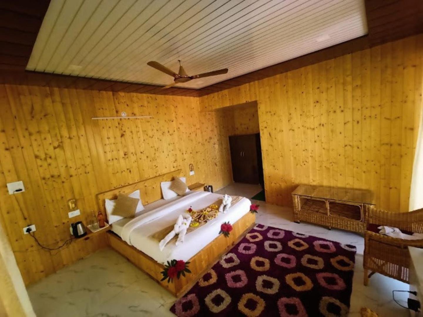 The Village Retreat Resort , Guptkashi Gupta Kāshi Exterior foto